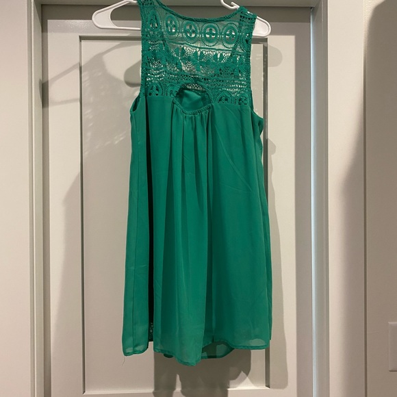 Perfect for the spring!Lots of dancing happened in this dress. 10/10 recommend. - Picture 2 of 4